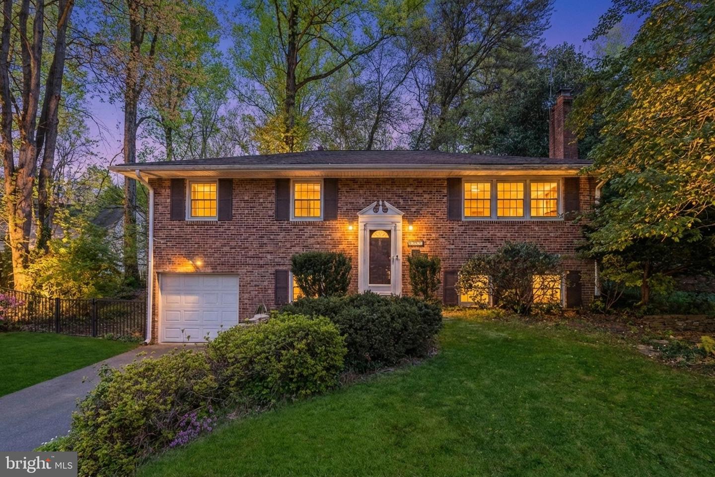 410 Victoria Court NW, Vienna