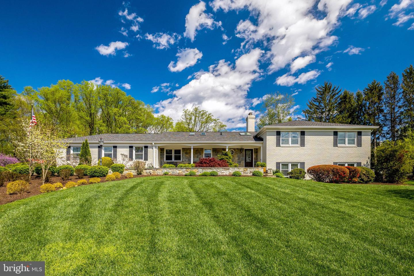2114 Galloping Way, Vienna