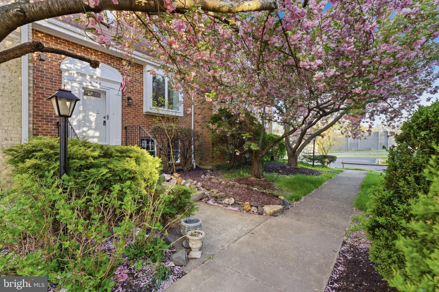 3142 Valentino Court, Oakton