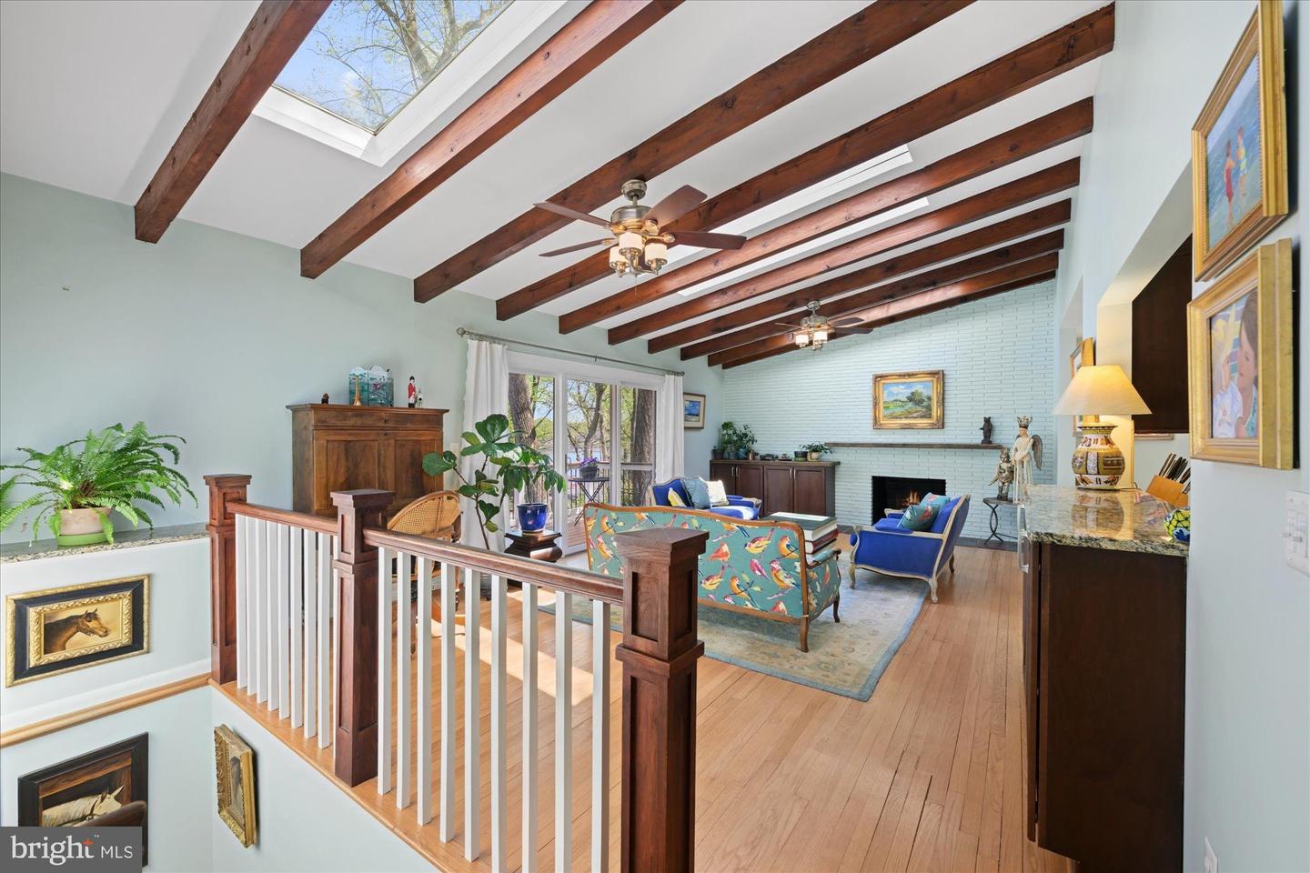 6439 Lakeview Drive, Falls Church