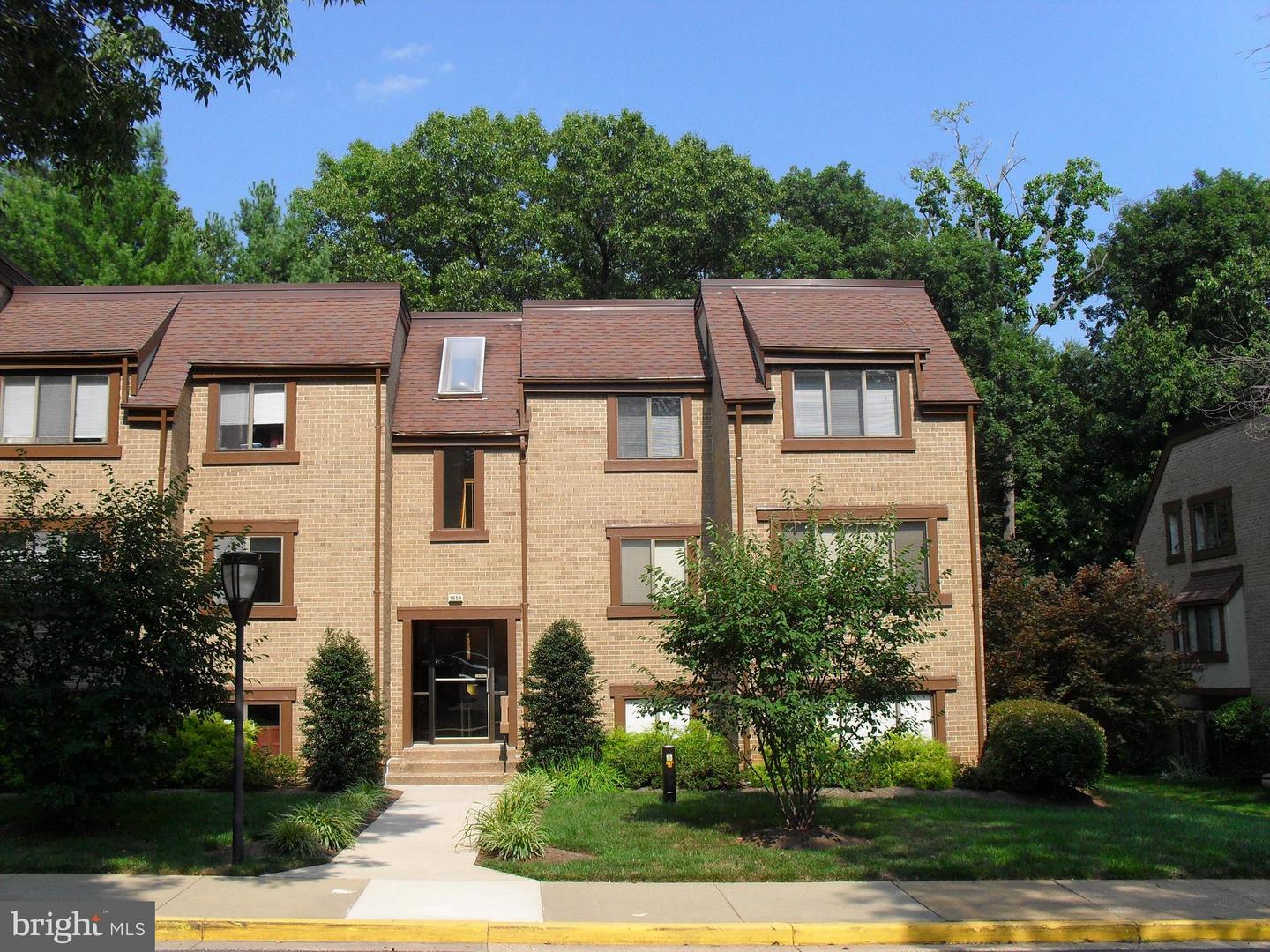 1659 Parkcrest Circle #c