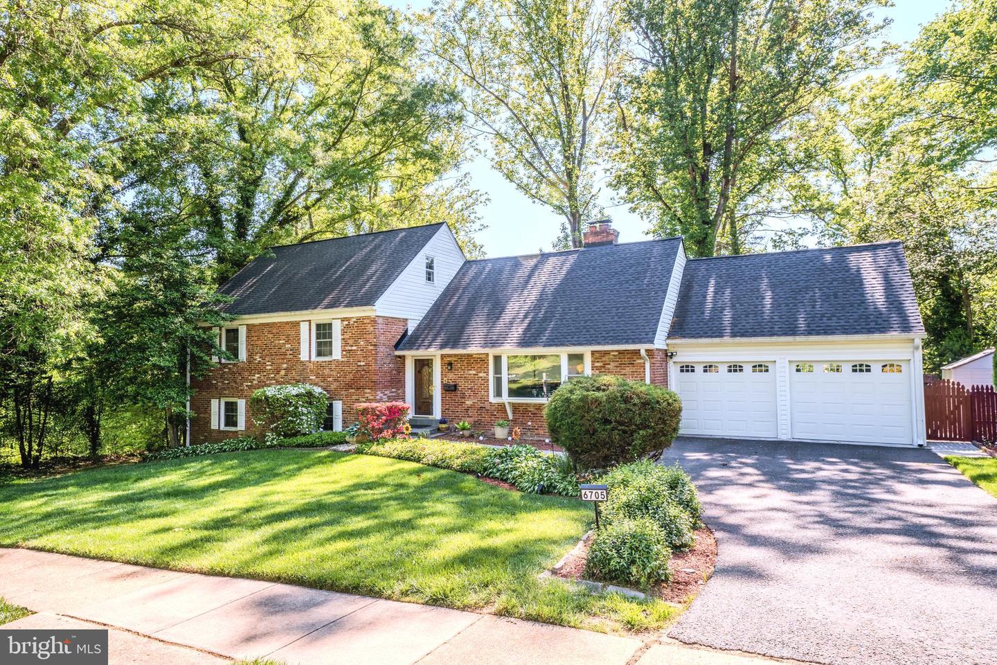 6705 Bracken Court, Springfield