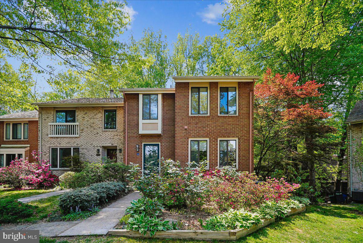 2024 Swans Neck Way, Reston