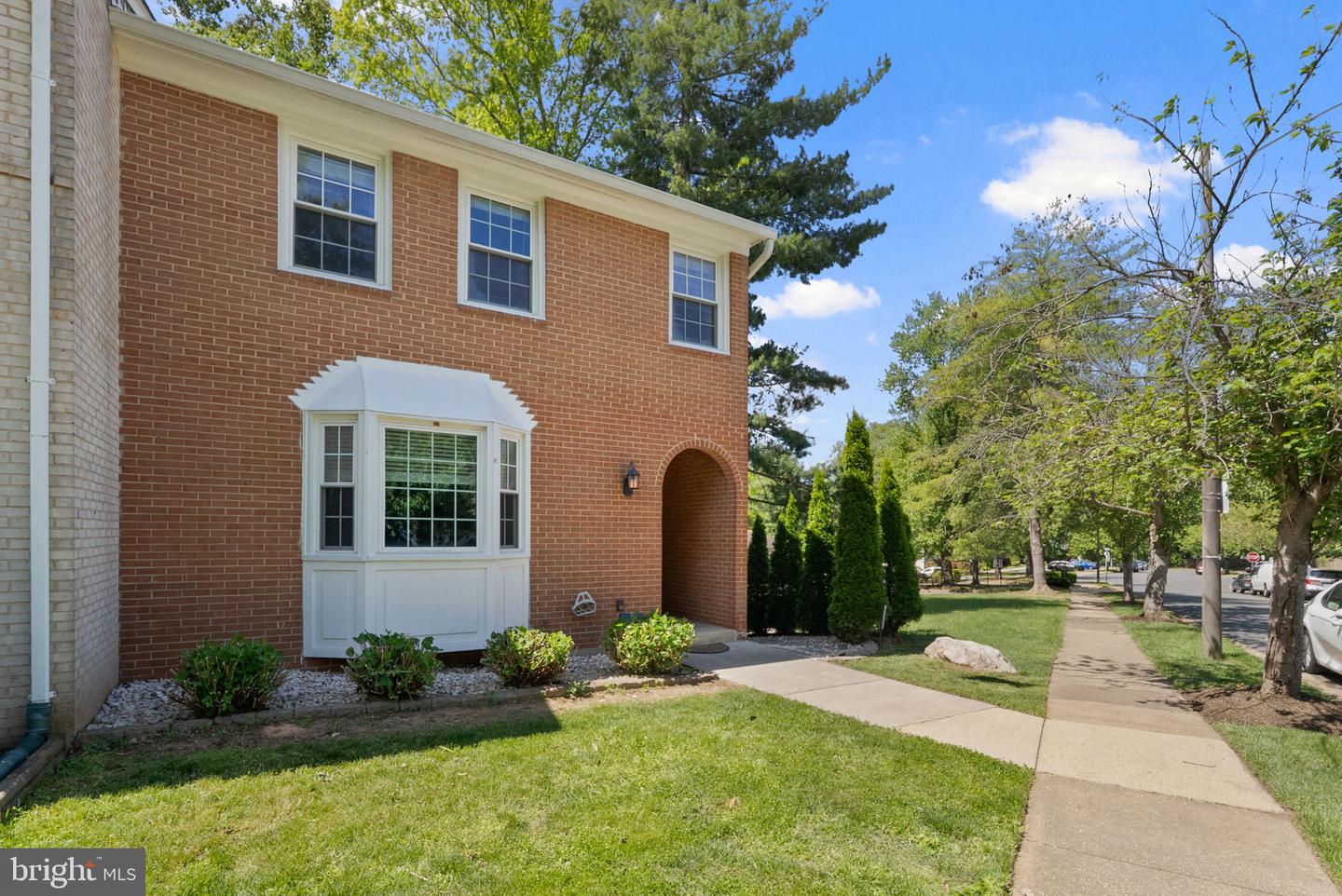 8361 Thompson Road, Annandale