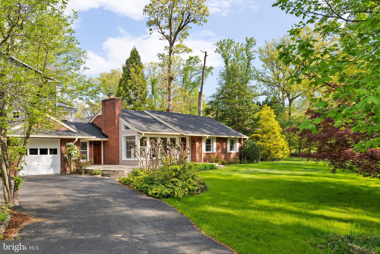 7616 Admiral Drive, Alexandria