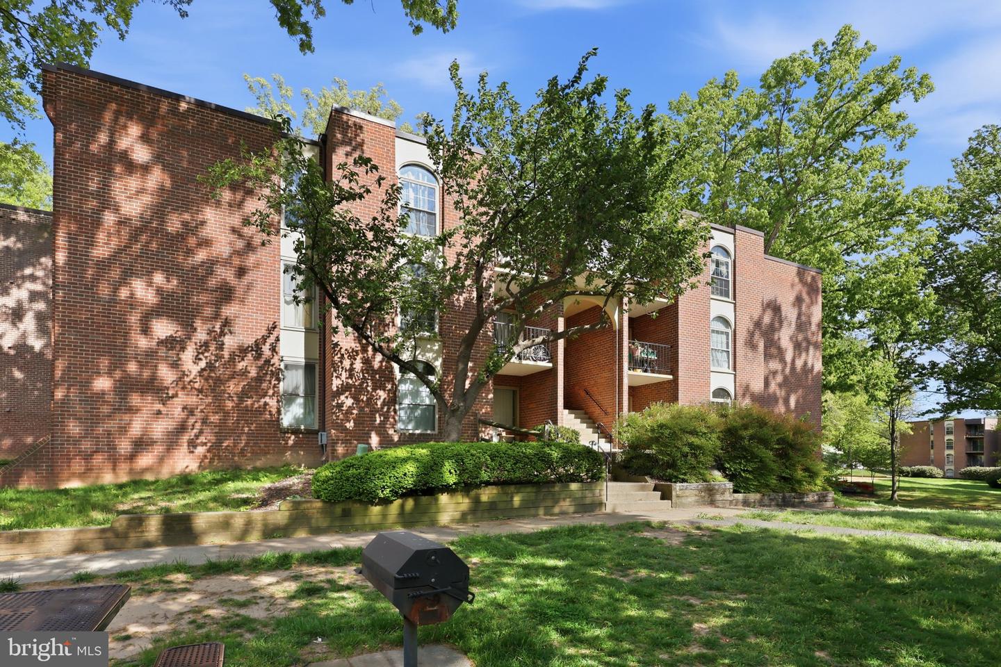 3310 Woodburn Village Drive #14, Annandale