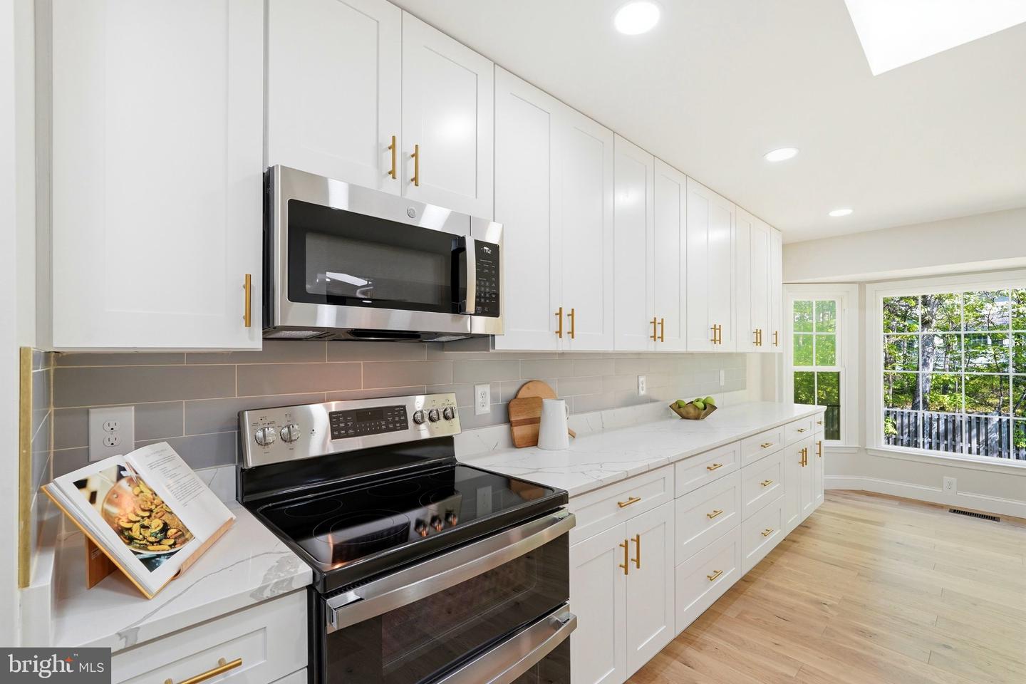 6443 Battle Rock Drive, Clifton