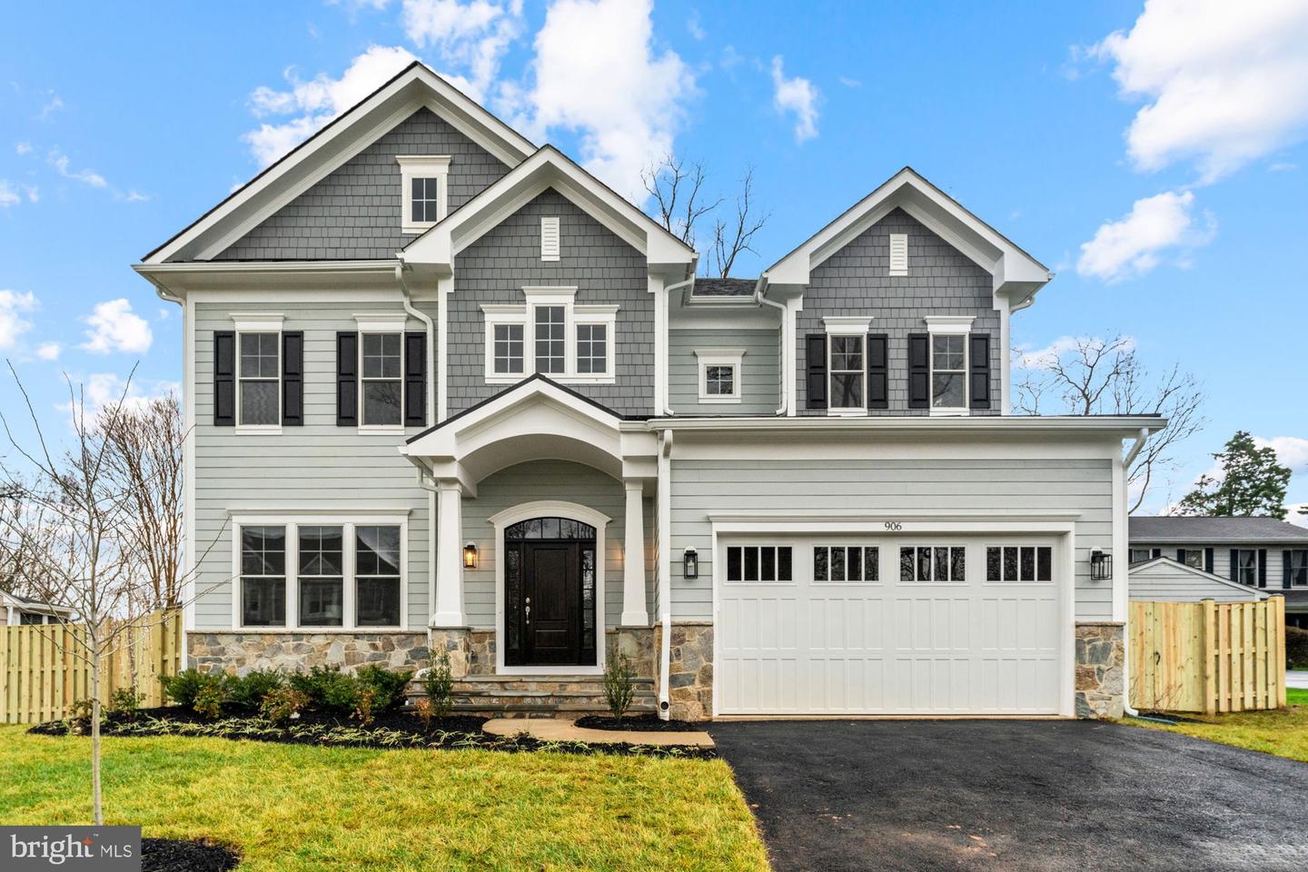 606 Meadow Lane SW, Vienna