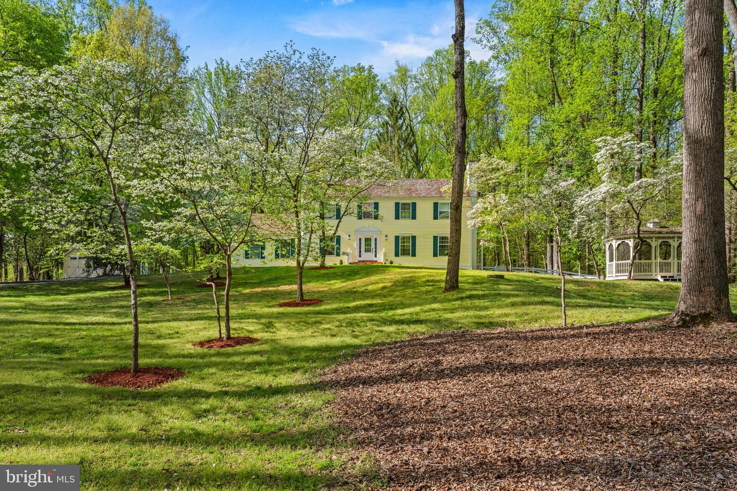 9201 Potomac Woods Lane, Great Falls