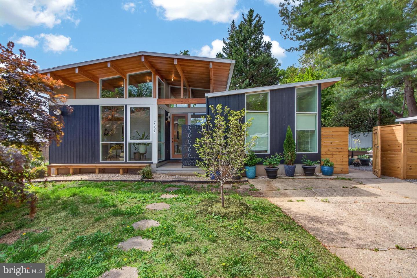 7905 Sycamore Drive, Falls Church