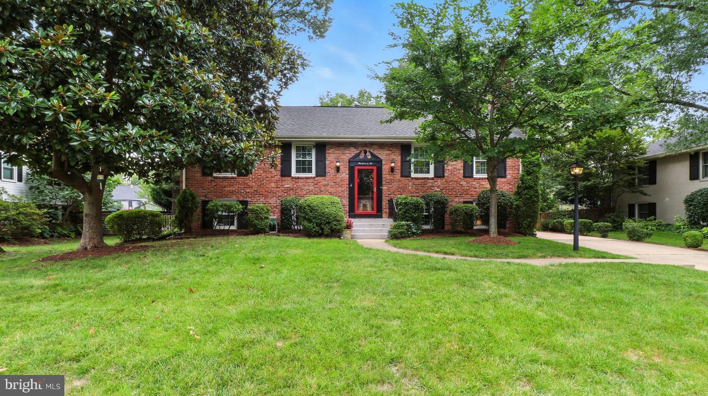 1902 Stirrup Lane, Alexandria