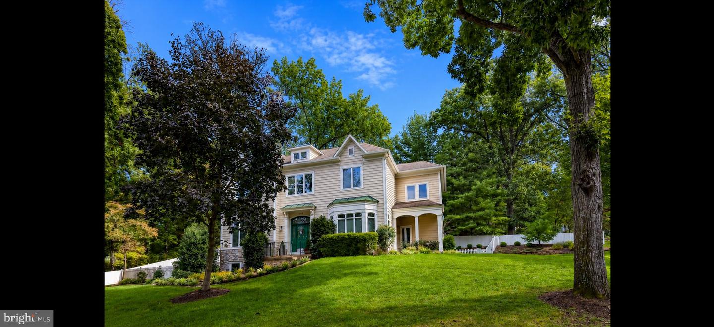 3242 Valley Lane