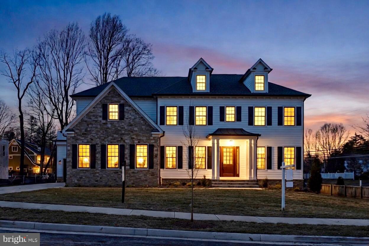 352 Ayr Hill Avenue NE, Vienna