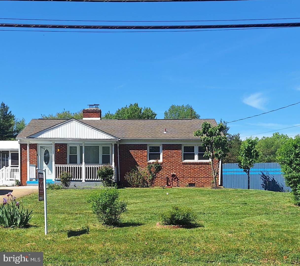 8816 Cooper Road, Alexandria