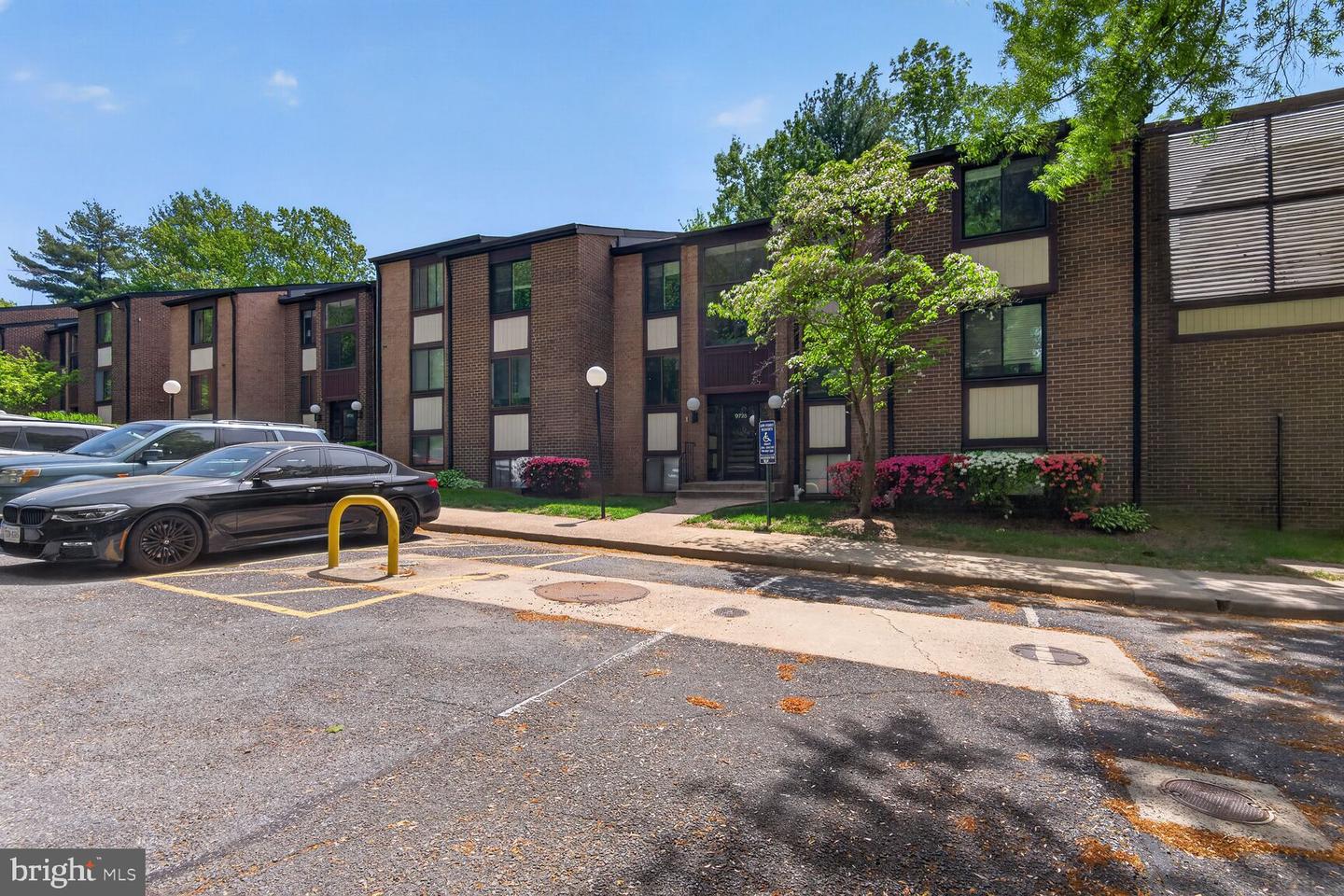 9725 Kings Crown Court #202, Fairfax