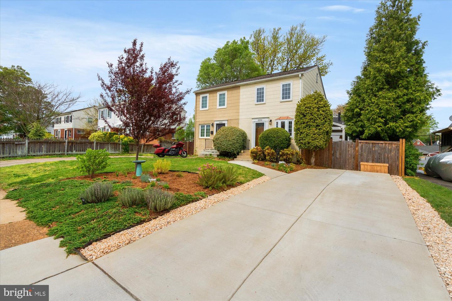 2206 Rollins Drive, Alexandria