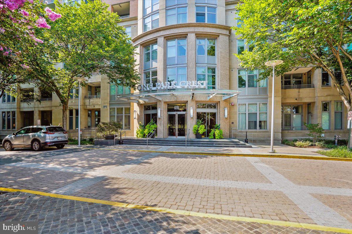 8220 Crestwood Heights Drive #301