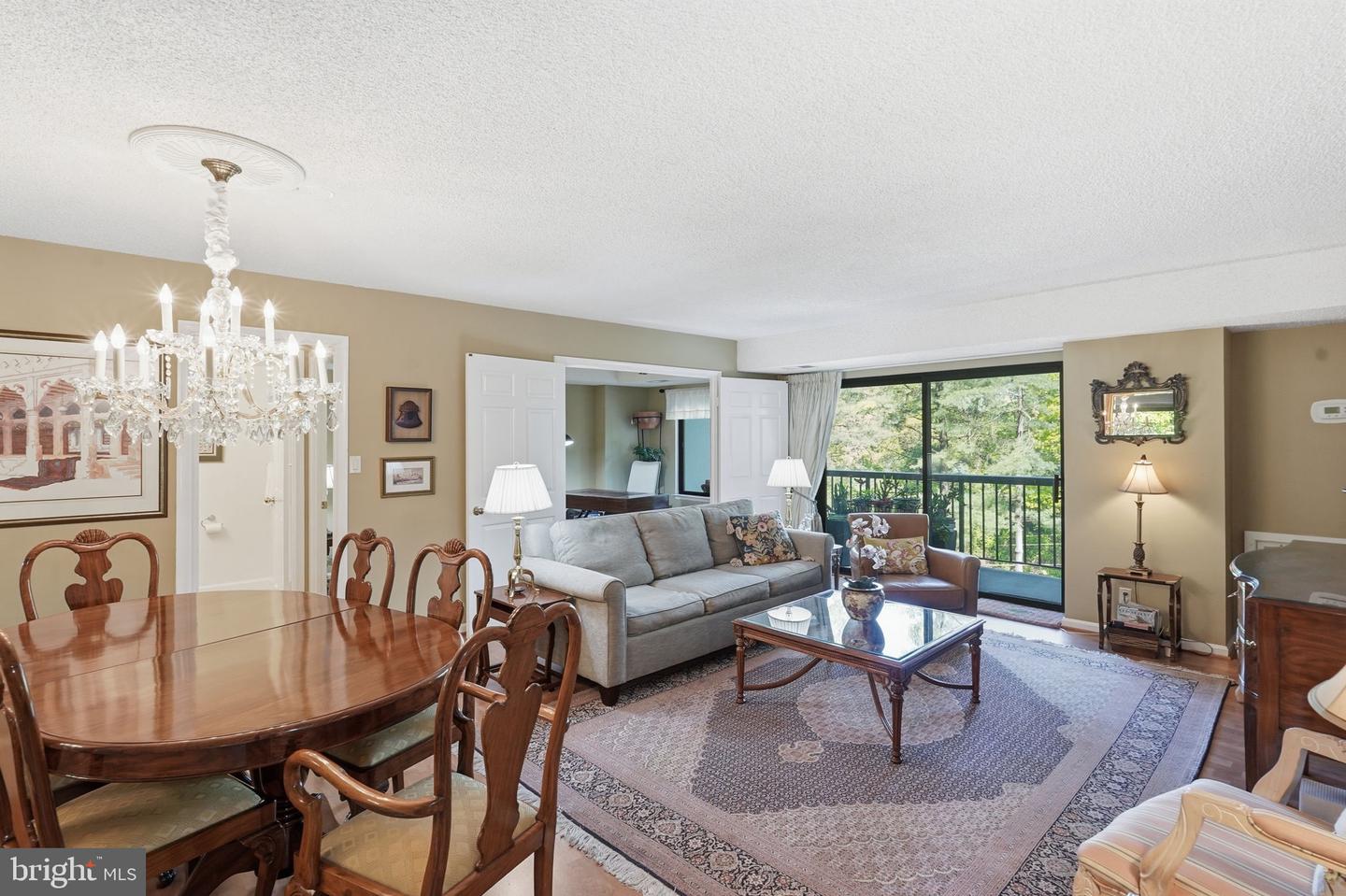 3800 Powell Lane #520, Falls Church