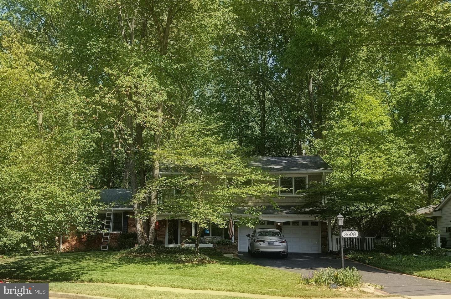 3608 Launcelot Way, Annandale