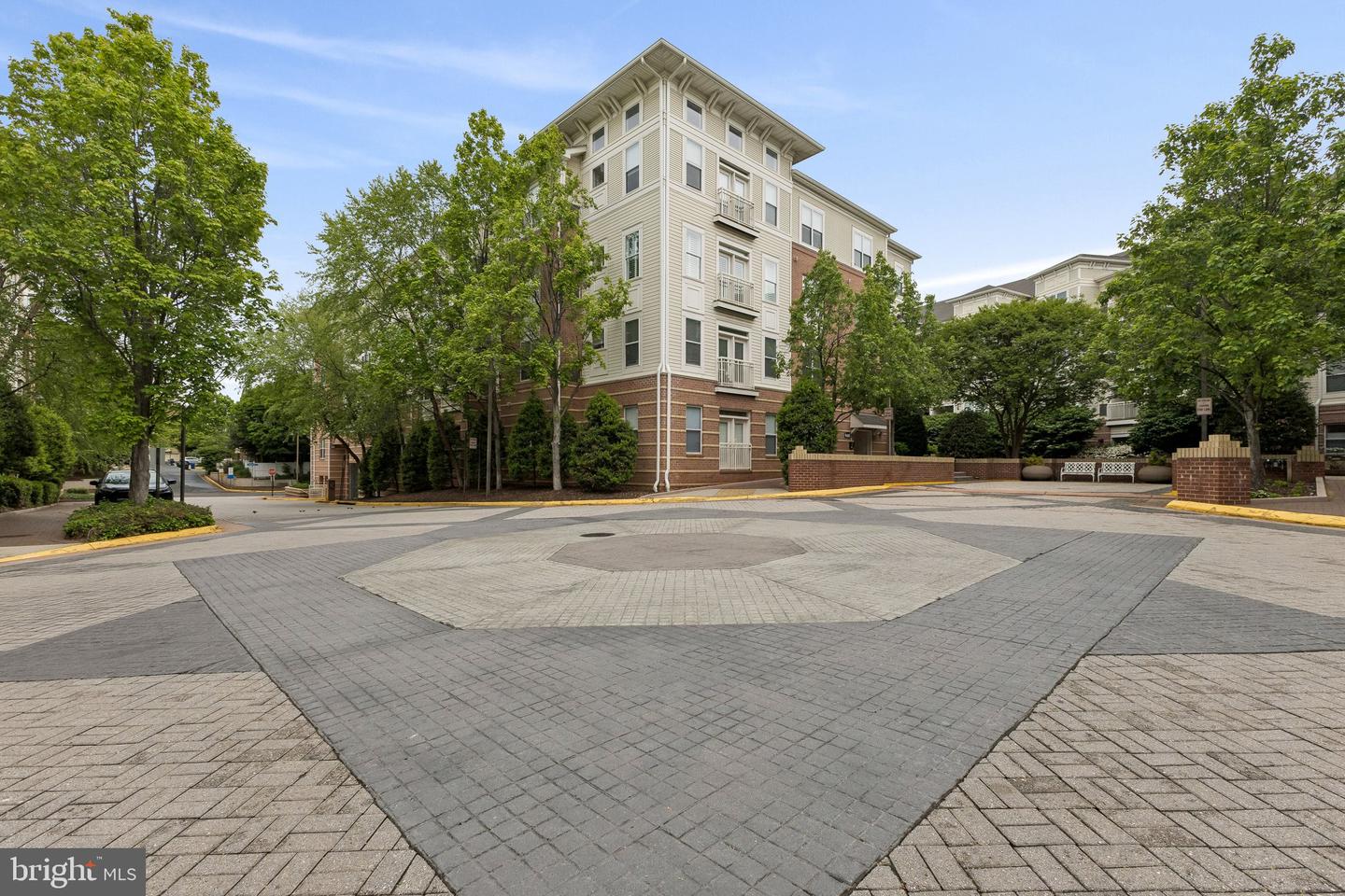 9480 Virginia Center Boulevard #211, Vienna