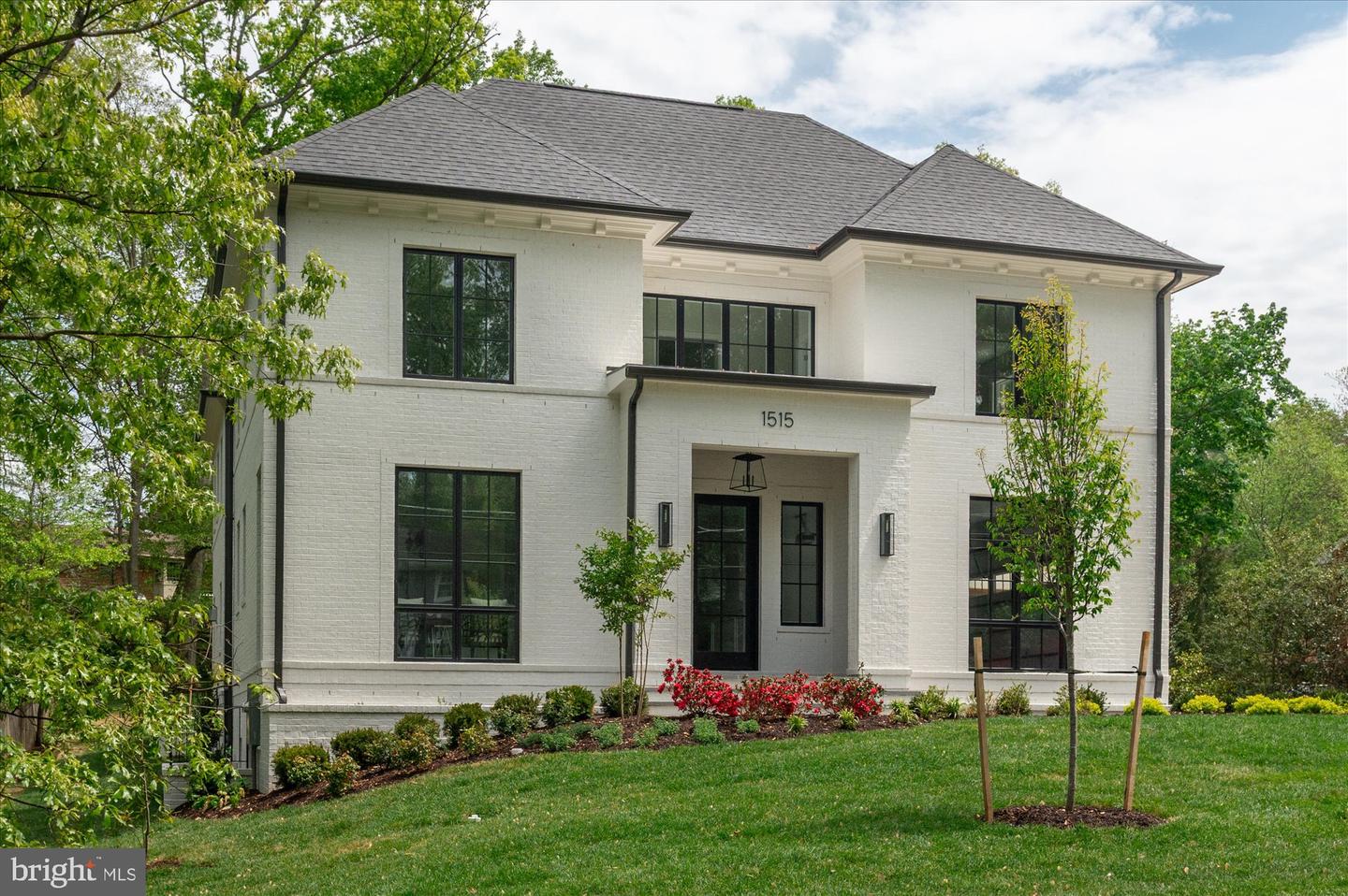 1515 Crestwood Lane