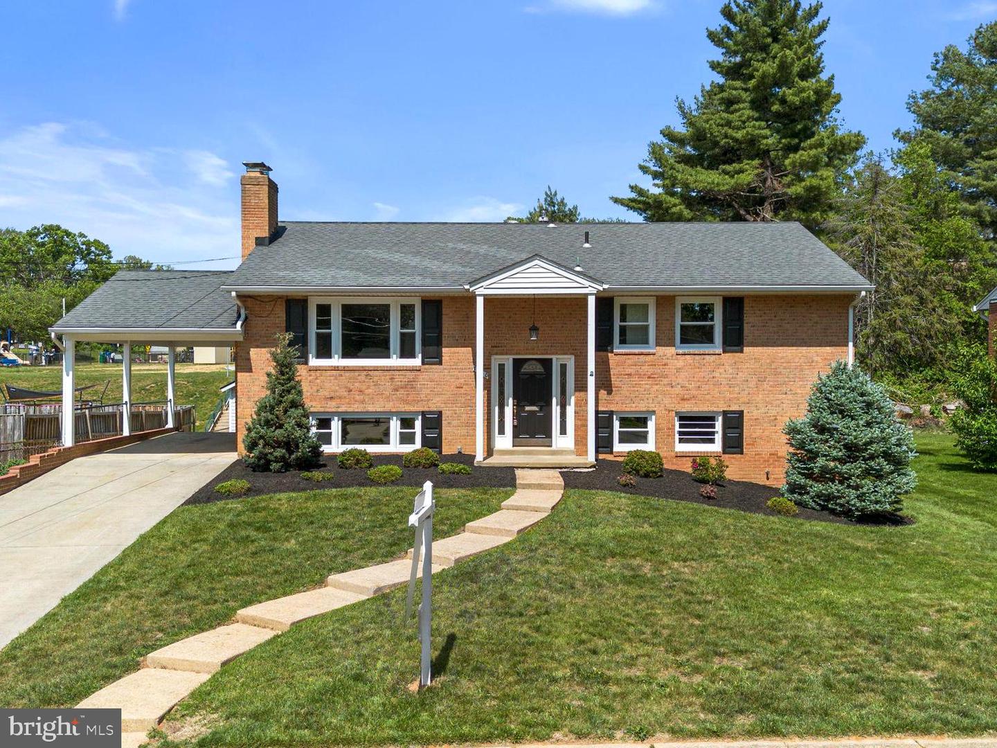 7530 Fairwood Lane, Falls Church