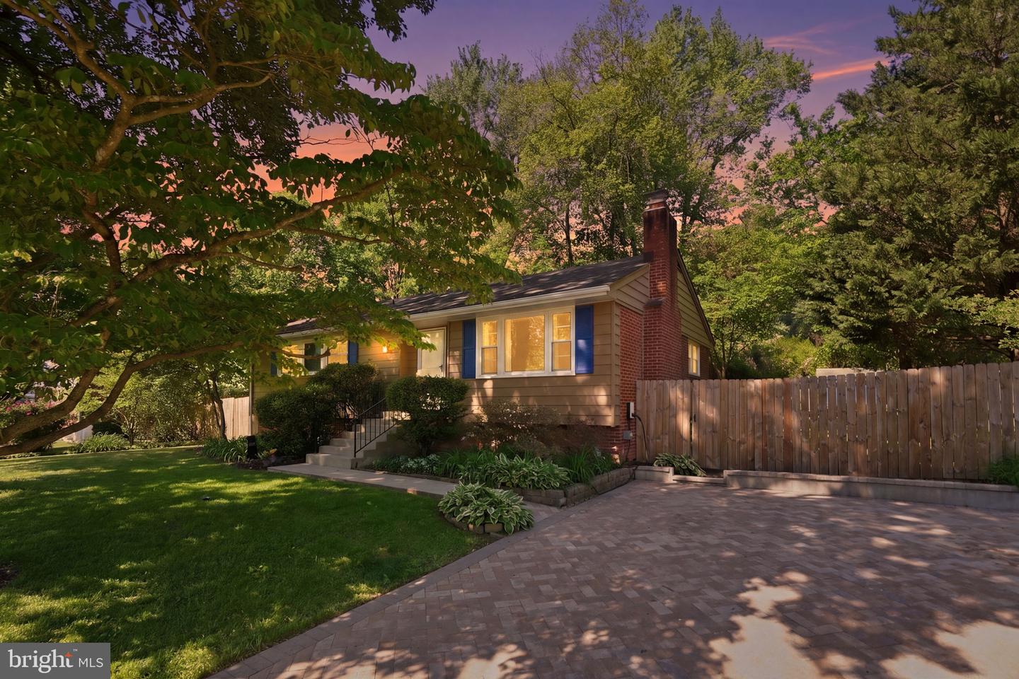 5414 Queensberry Avenue, Springfield