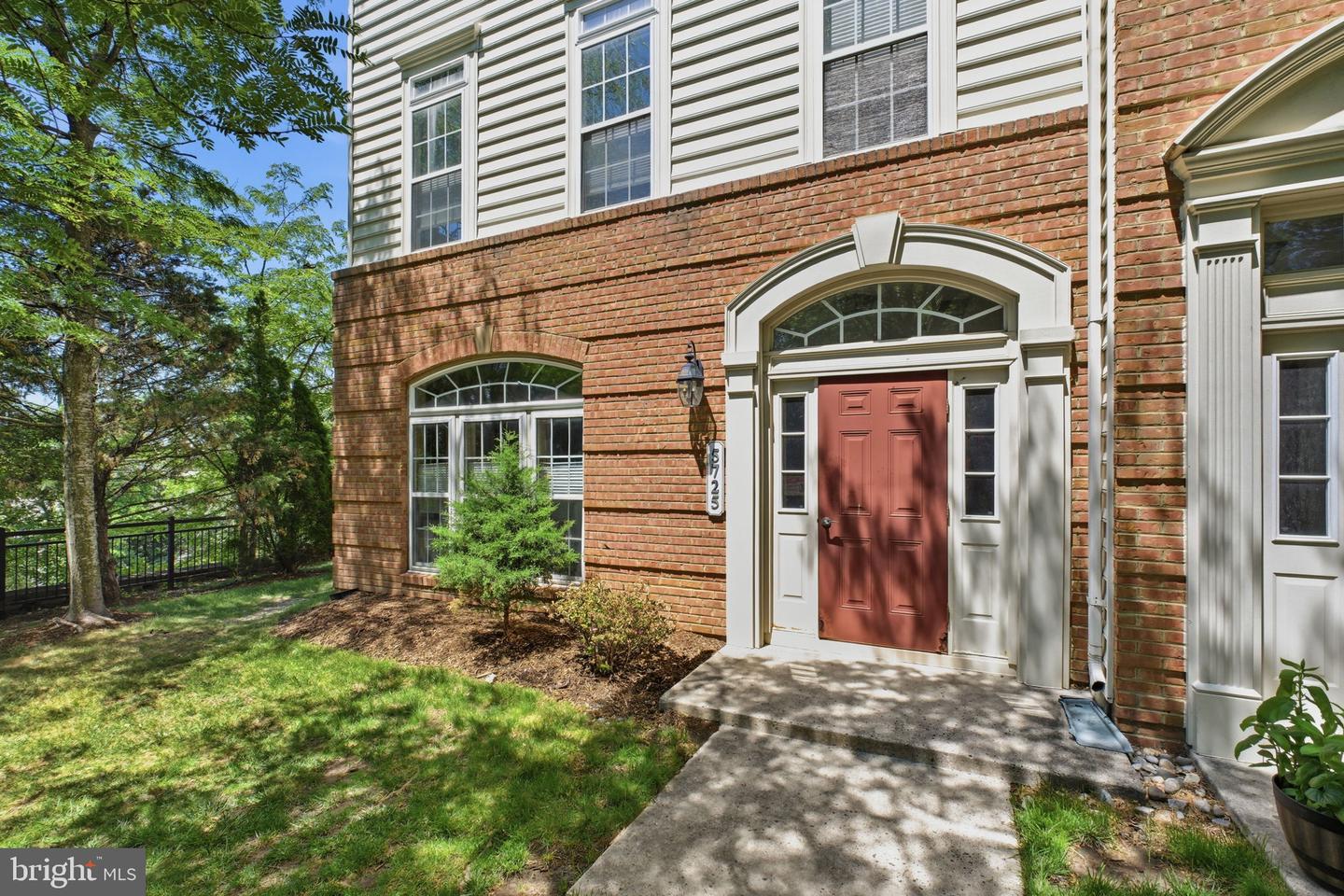 5725 Callcott Way #b, Alexandria