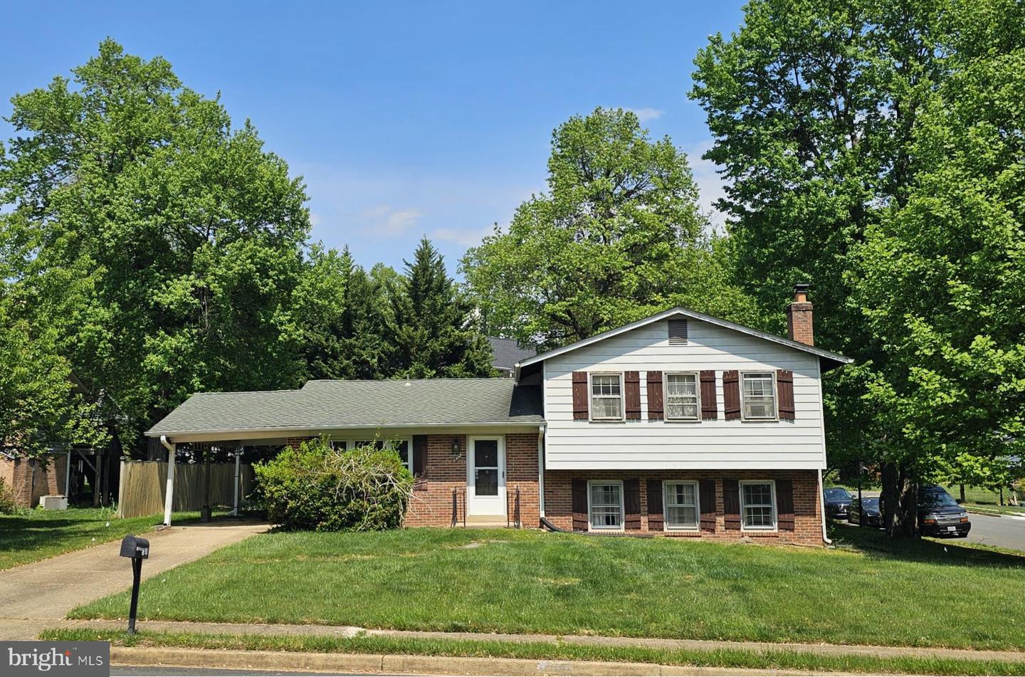 900 Carole Court SE