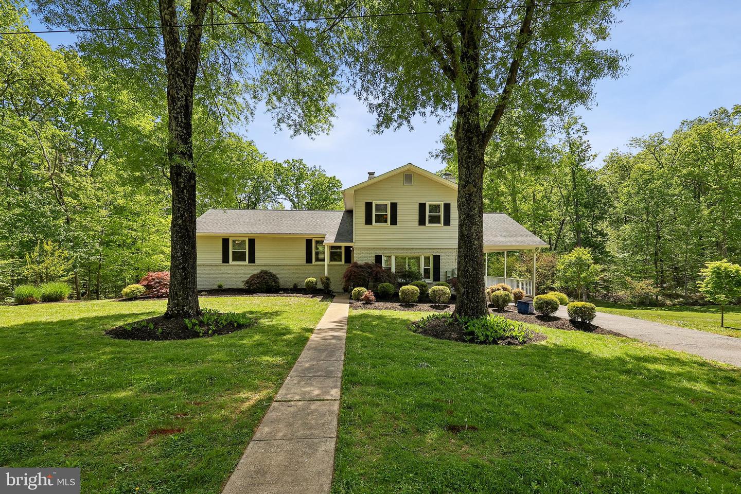 11341 Crescent Drive, Fairfax