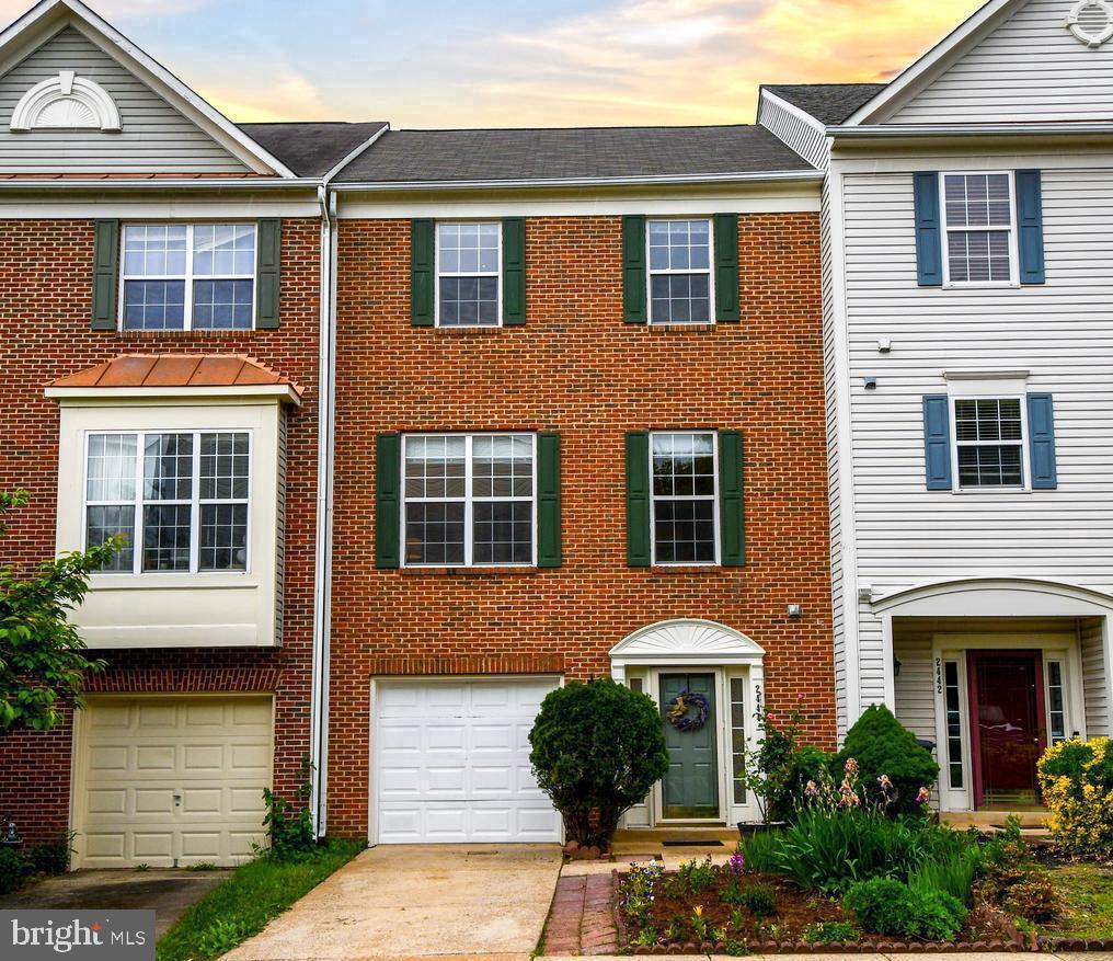 2444 Laura Mark Lane, Herndon