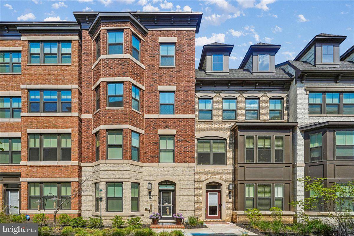 110 Market Square NW #24