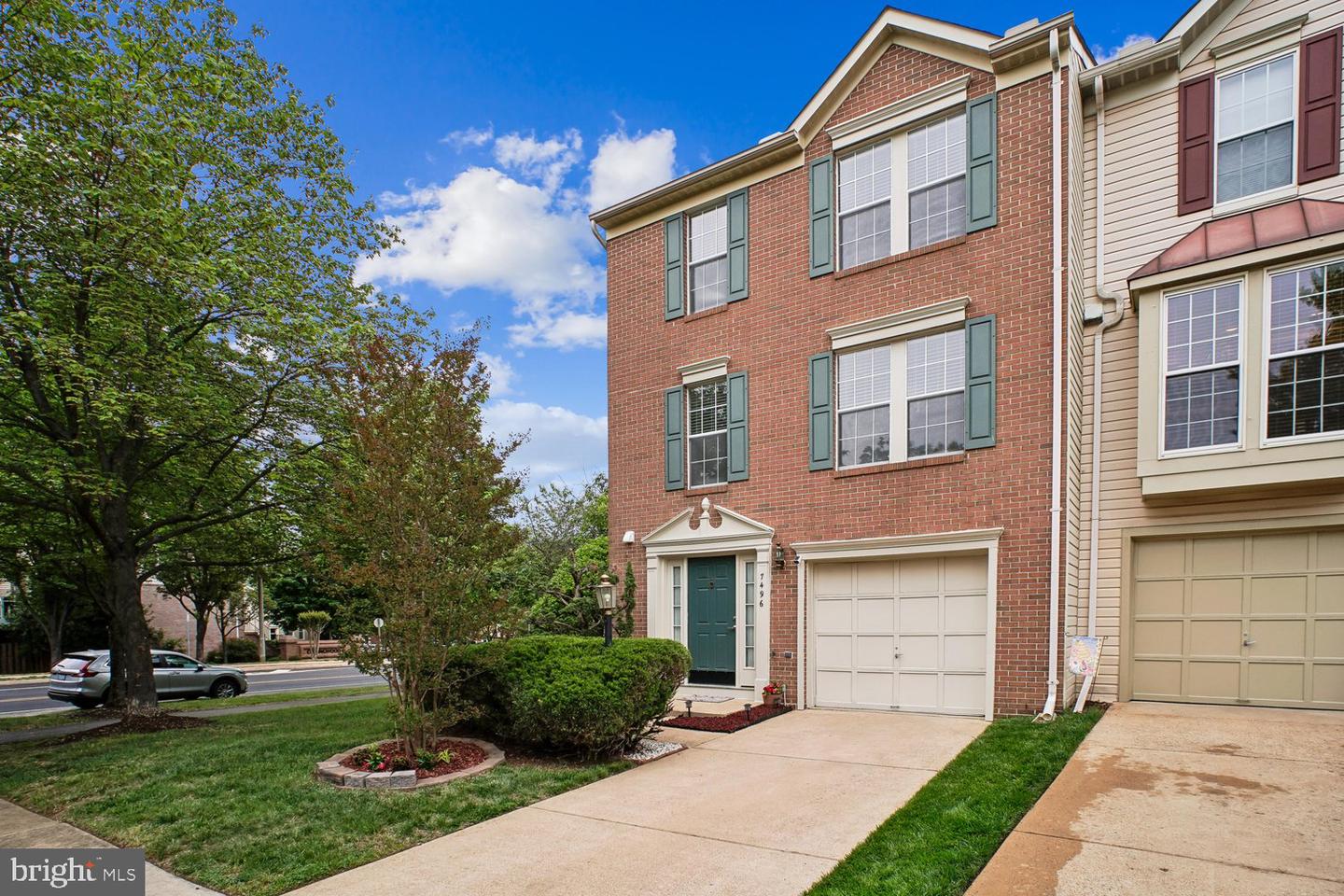 7496 Gadsby Square