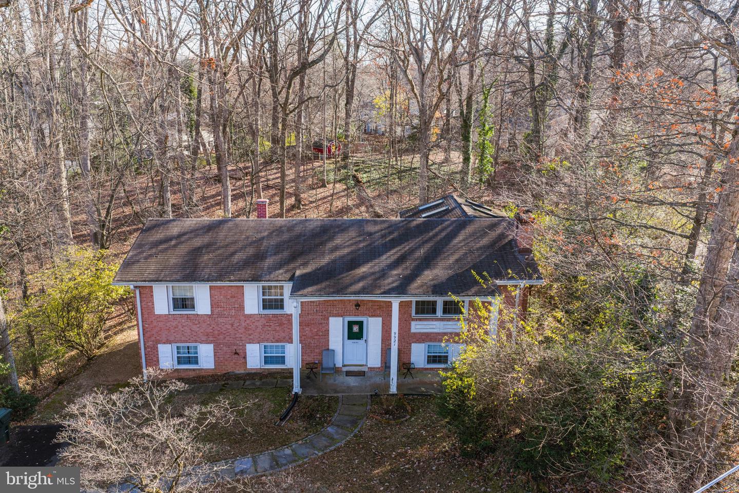9921 Woodrow Street, Vienna