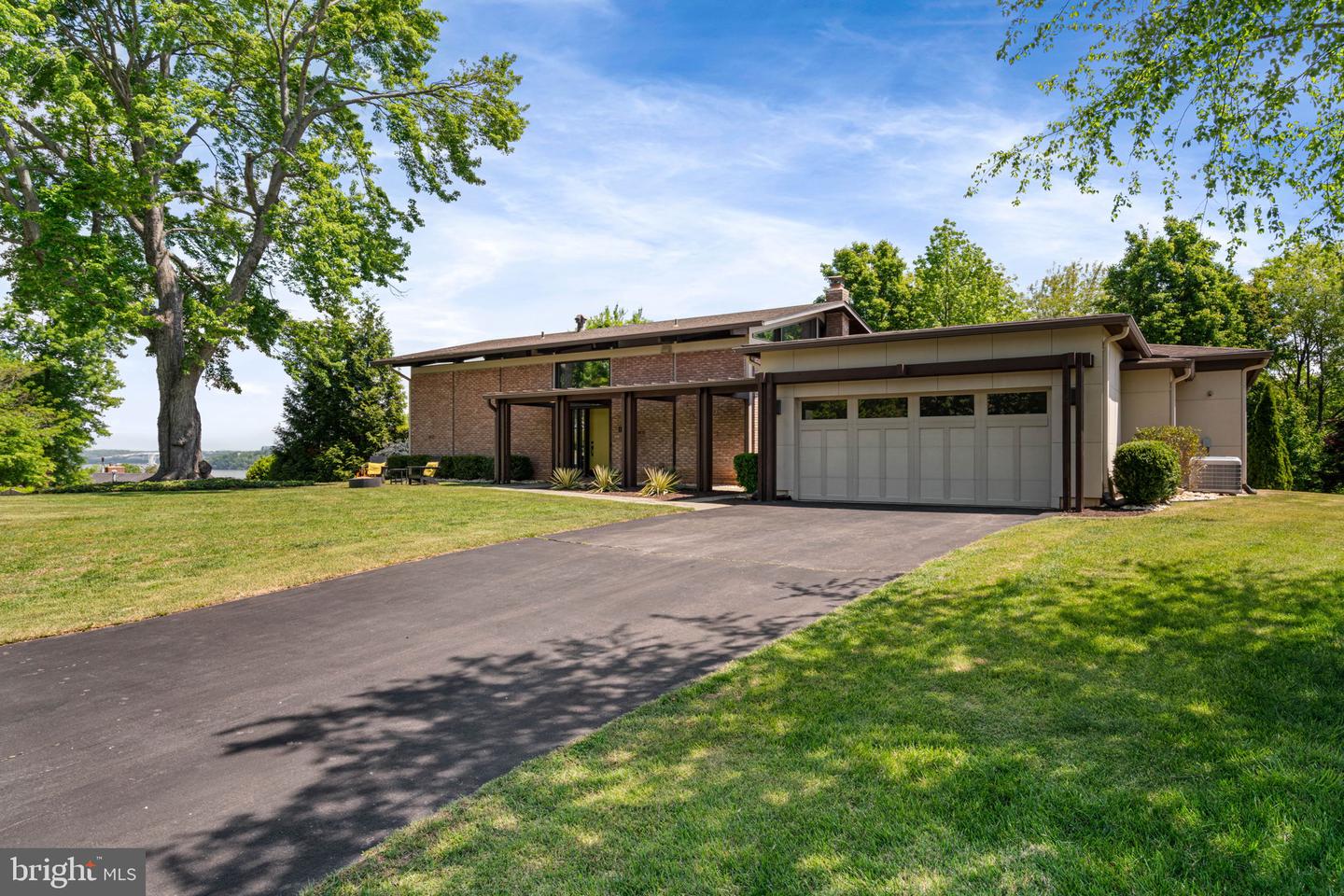1102 Gatewood Drive, Alexandria