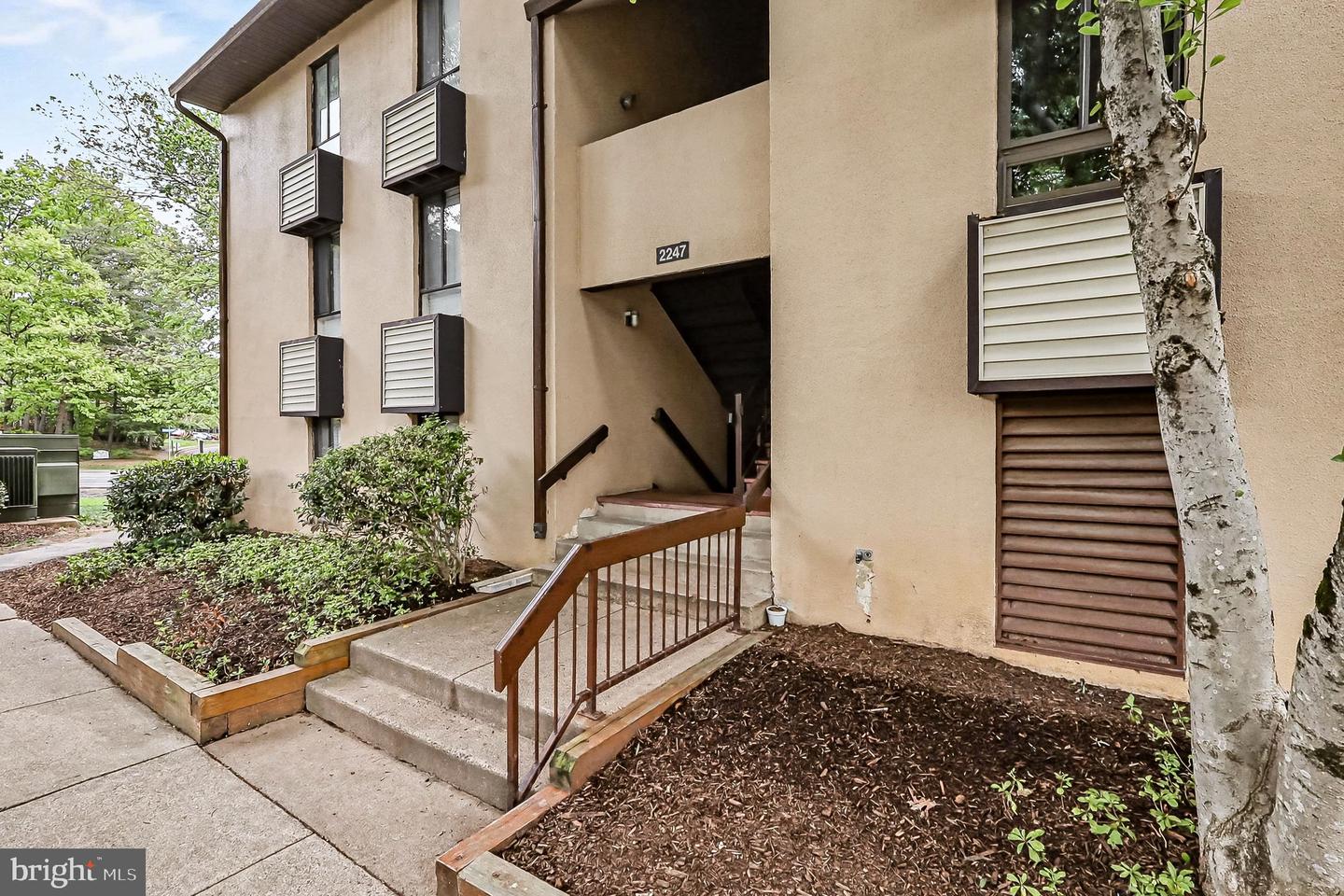 2247 Castle Rock Square #12c, Reston