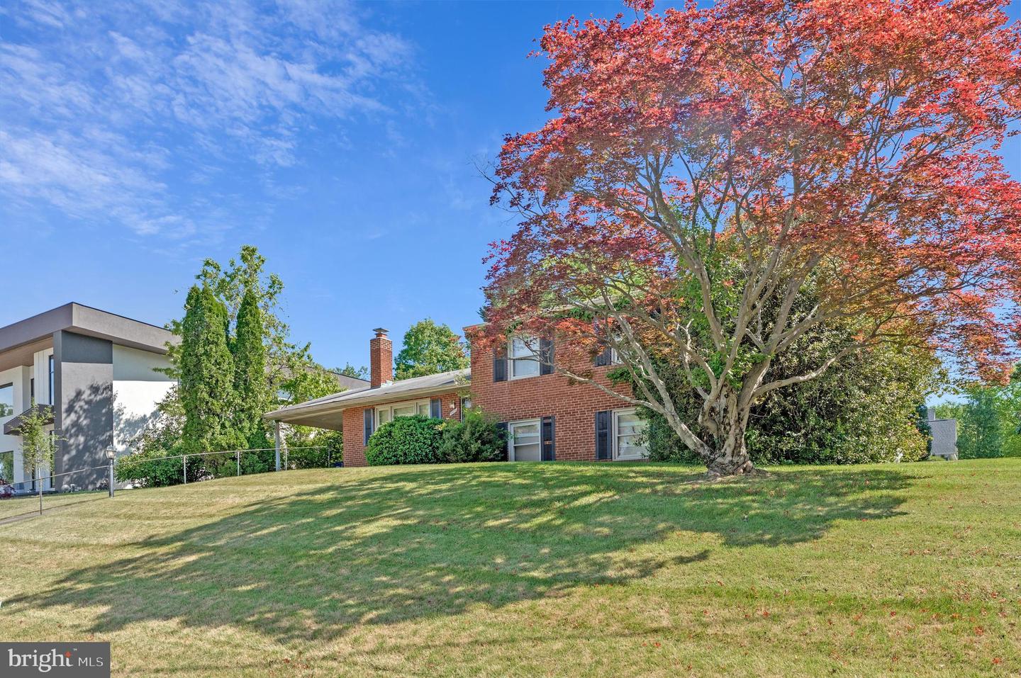 1805 Dumbarton Street, Mclean