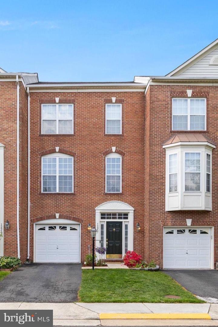 12957 Wood Crescent Circle