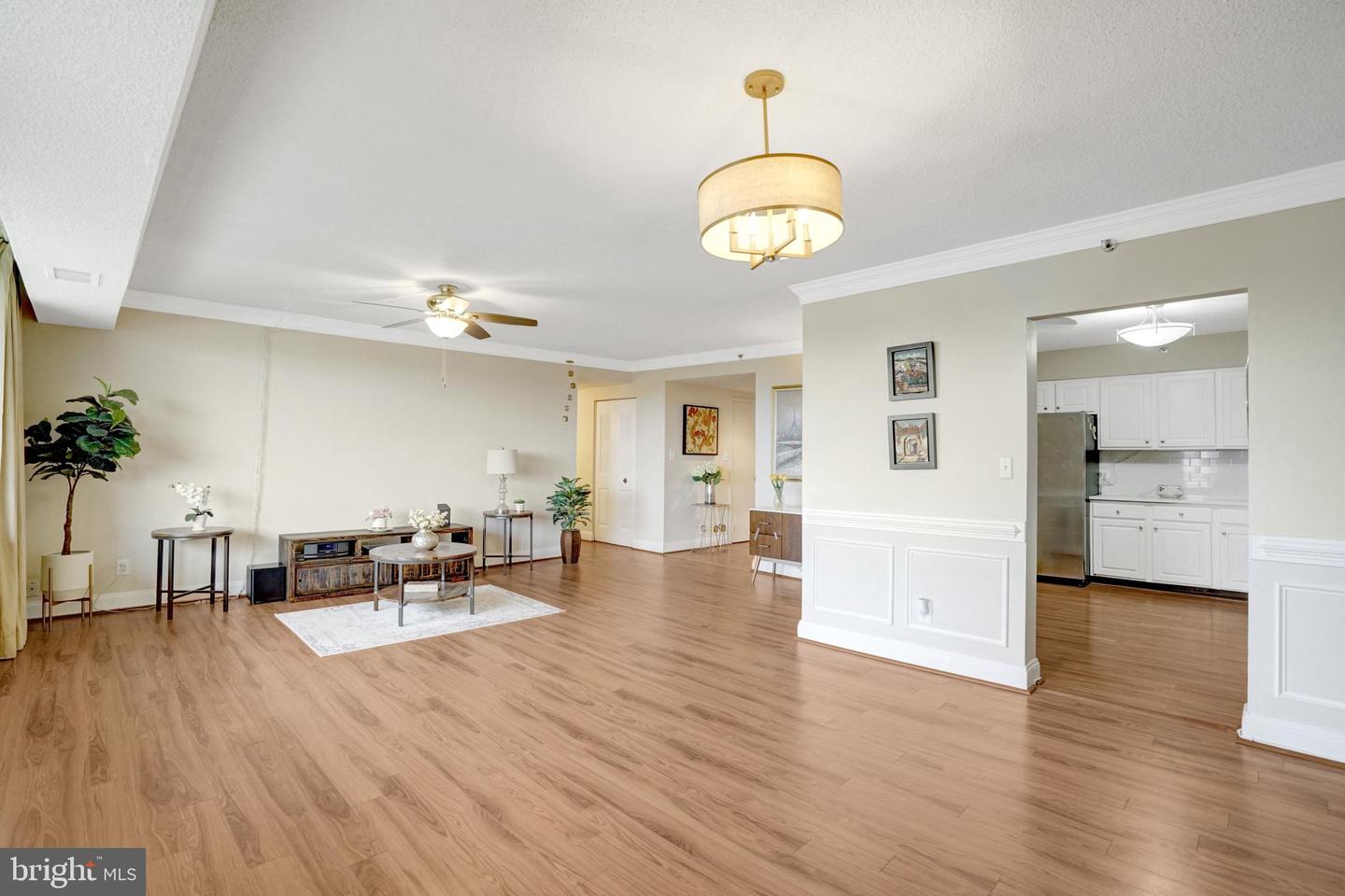 3713 S George Mason Drive #904w
