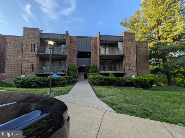 7811 Dassett Court #204, Annandale