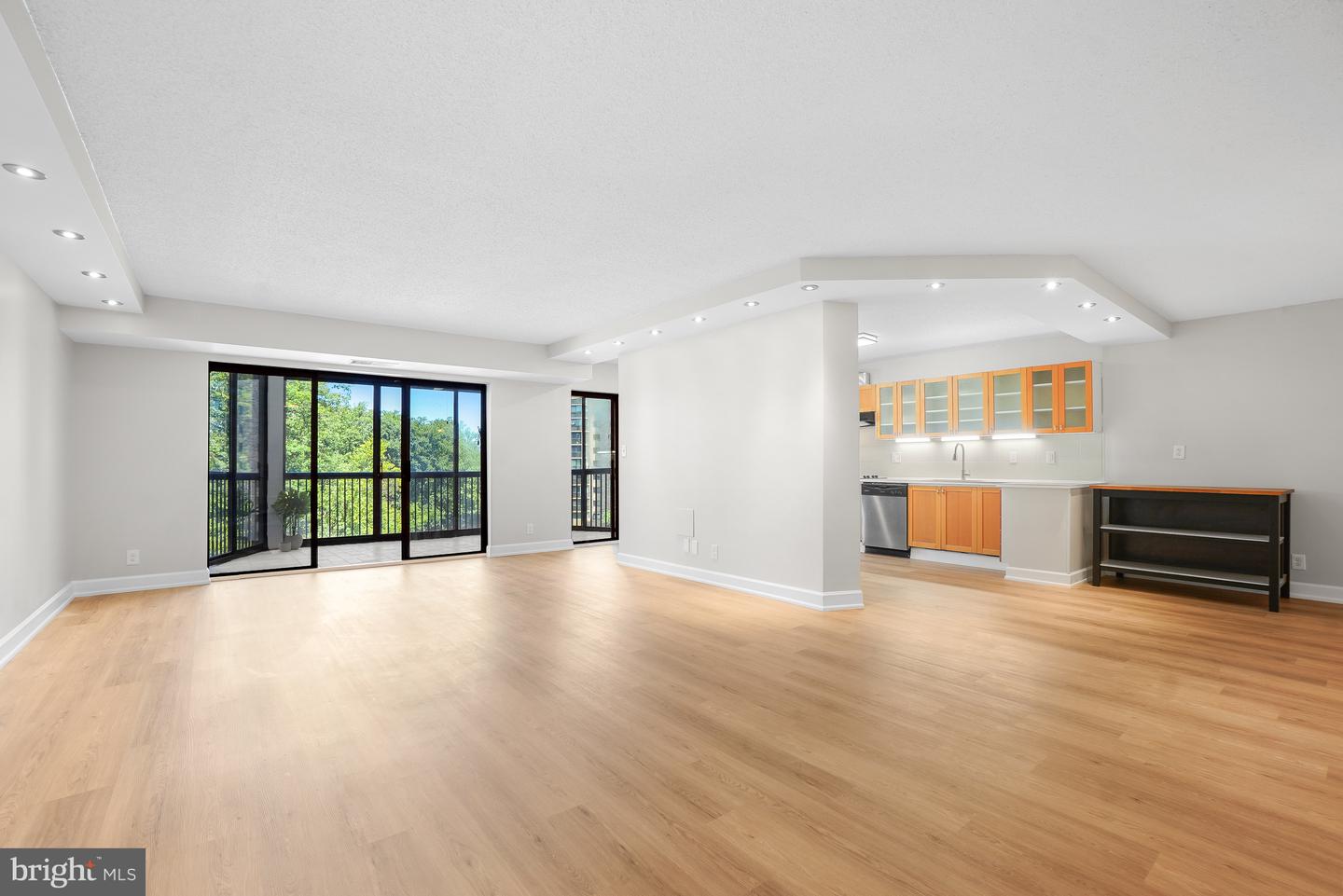 5904 Mount Eagle Drive #601
