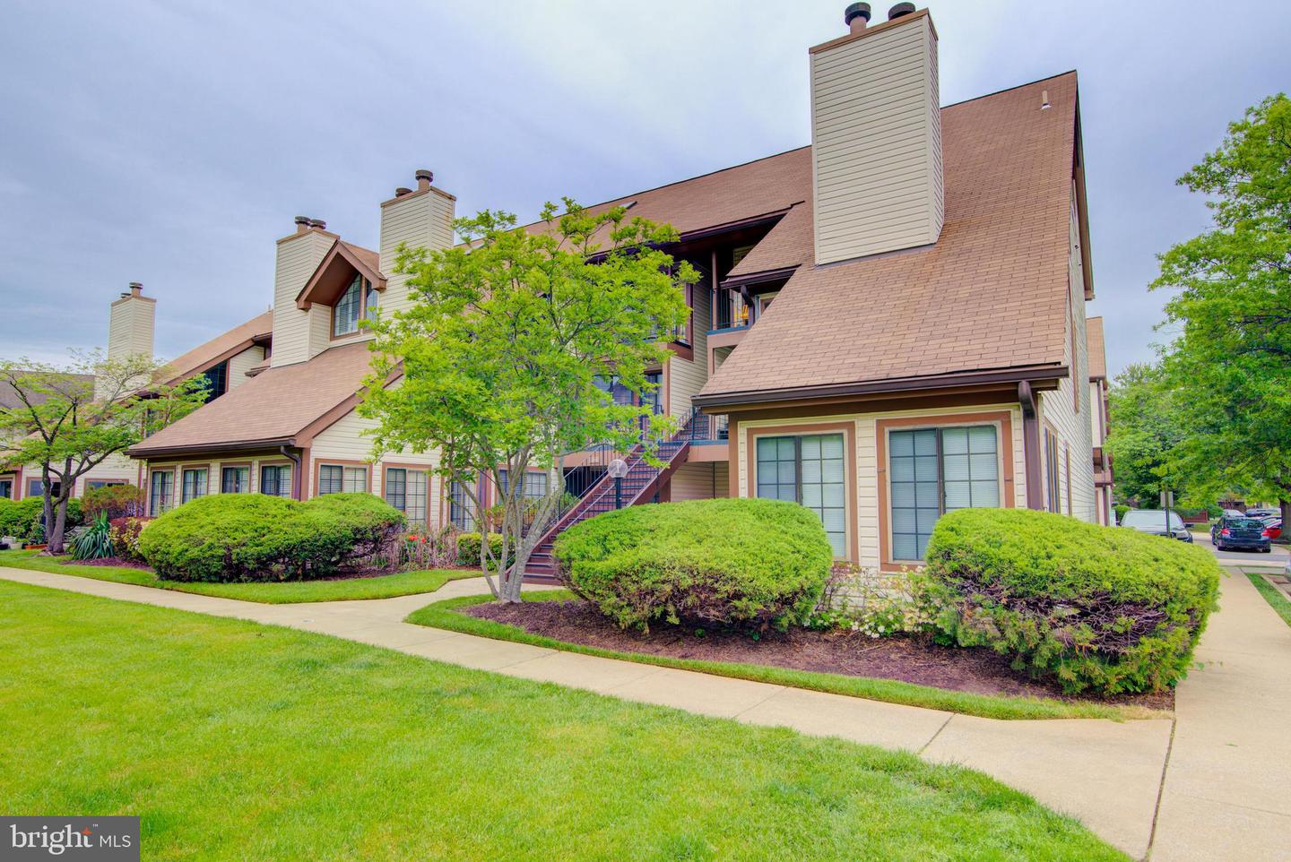 6006 Curtier Drive #d, Alexandria