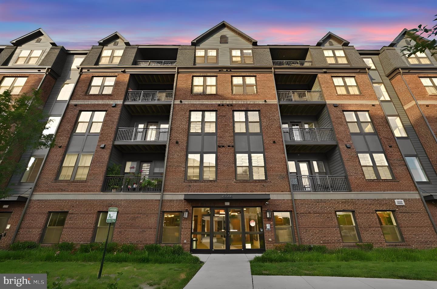 3927 Fair Ridge Drive #201