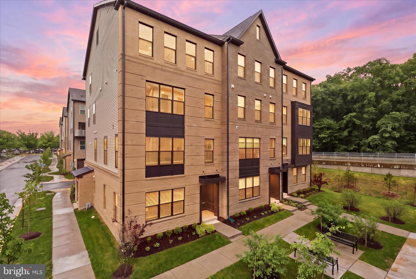 5018 Longmire Way #74, Chantilly