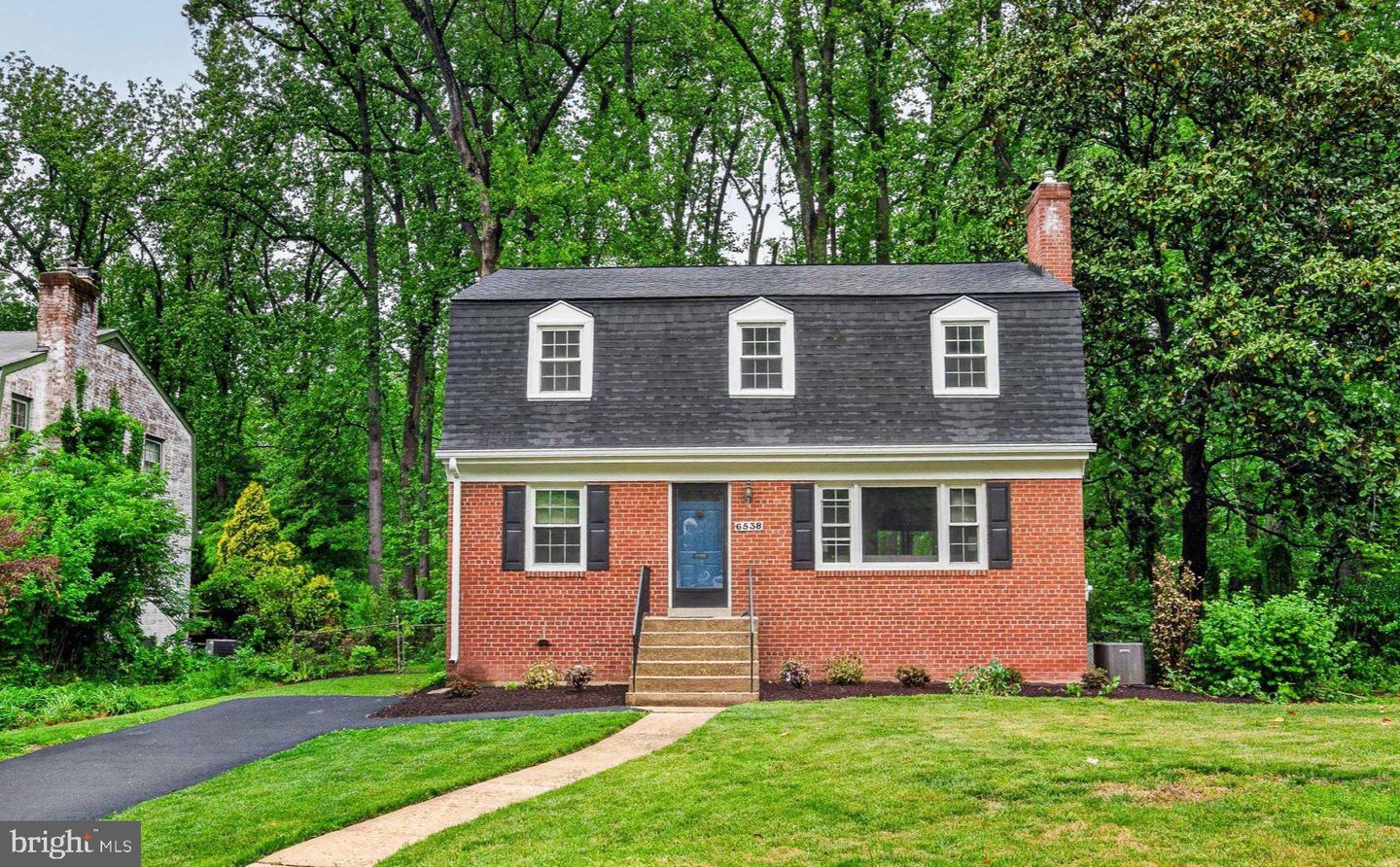 6538 Oakwood Drive, Falls Church