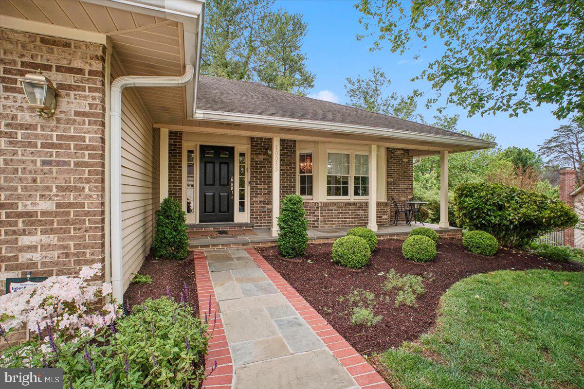 10033 Glencroft Ct