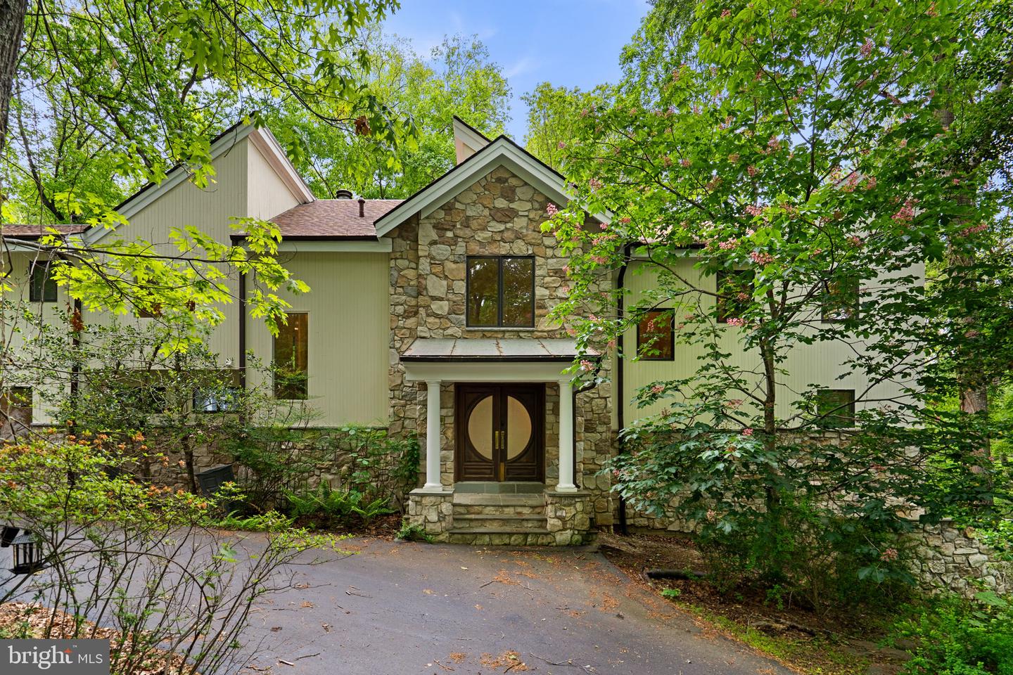 10701 Sycamore Springs Lane, Great Falls