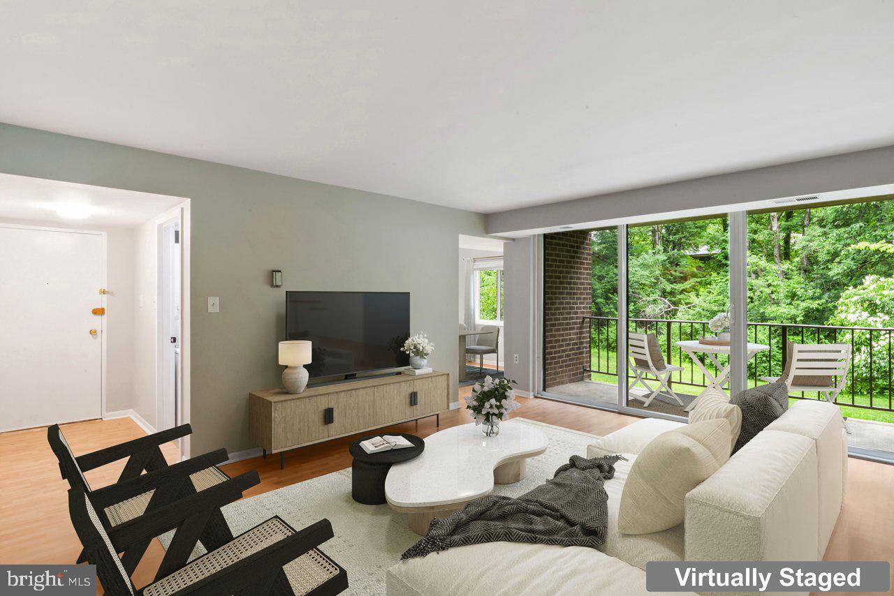 1422 Northgate Square #12b