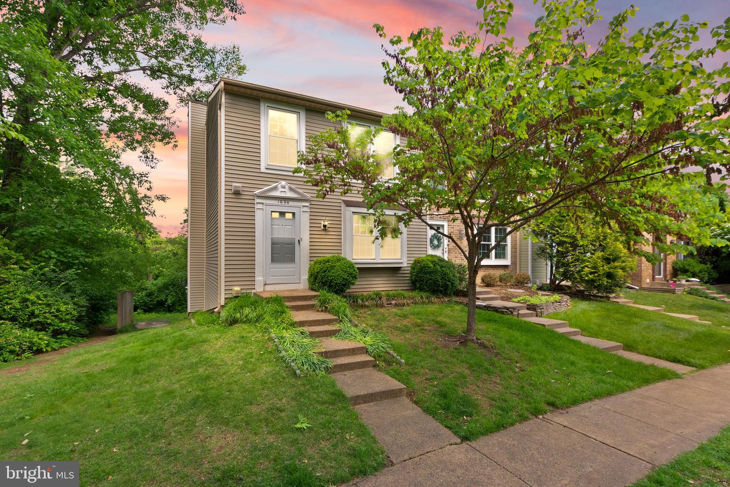 1694 Sierra Woods Court, Reston