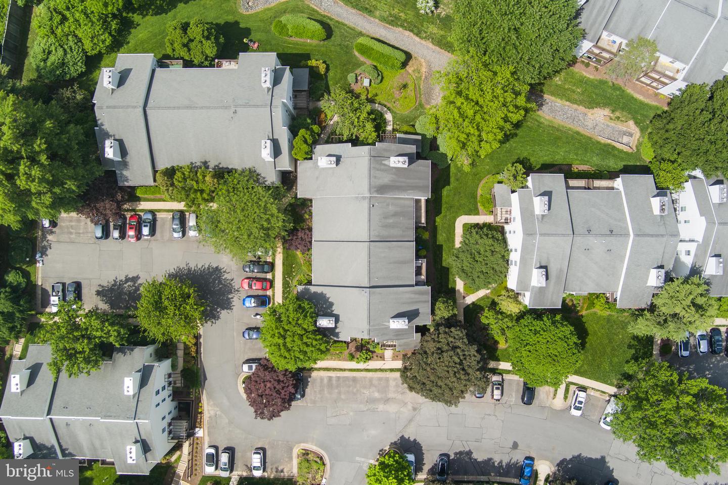 10143 Oakton Terrace Road, Oakton